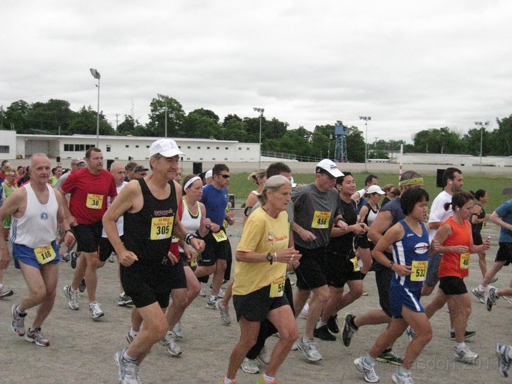 Solstice Run 2011 10M 014.JPG - The 2011 Solstice 10 Mile race in Northville Michigan. Once around the horse race track then through the neighbourhoods. Finish in the park downtown.
